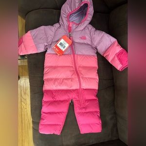 Northface infant snow outfit. 6-12month. New with tags